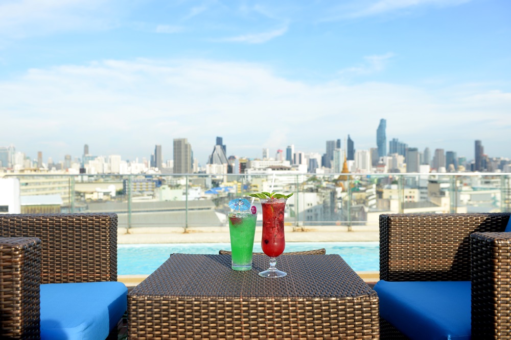 images/Dining/8 ROOFTOP POOL BAR/ROOFTOP3.JPG